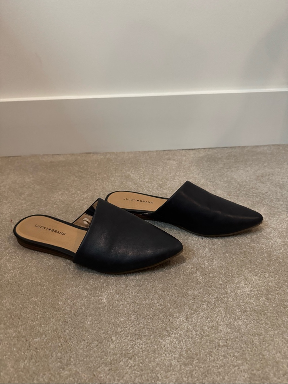 Lucky Brand Black Leather Pointed Toe Slip-On Mules - Picture 3 of 4